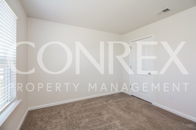 Building Photo - Charming 3 Bed, 2 Bath