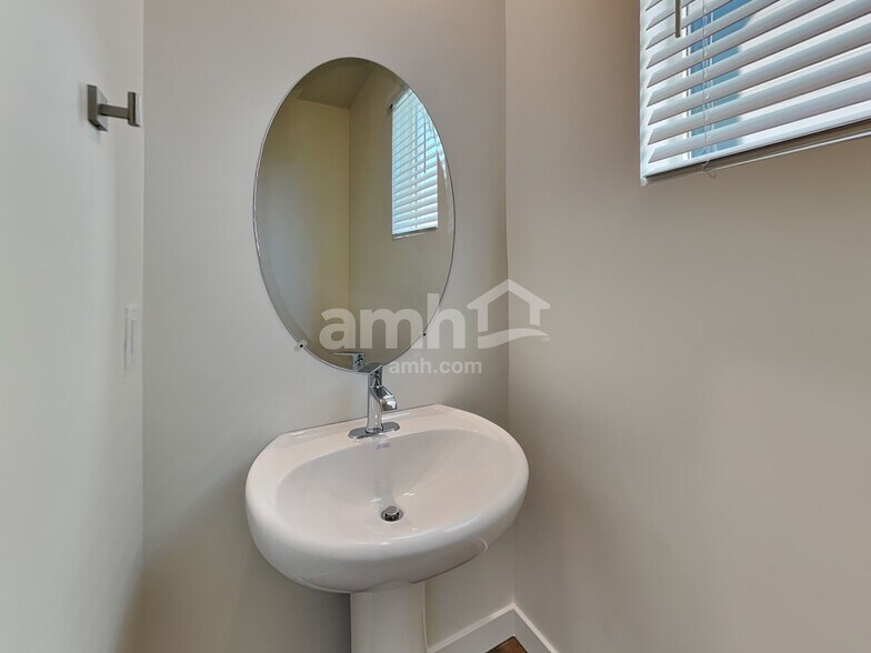 Building Photo - 4686 W Ore Strm Rd