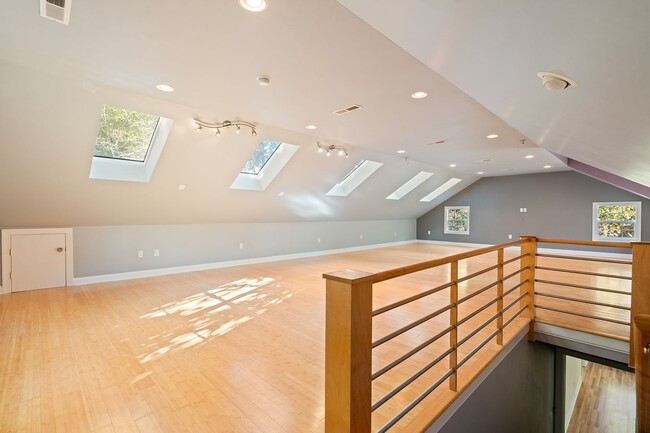Building Photo - Pittsboro Three Bedroom Home with Large bonus August Availability!
