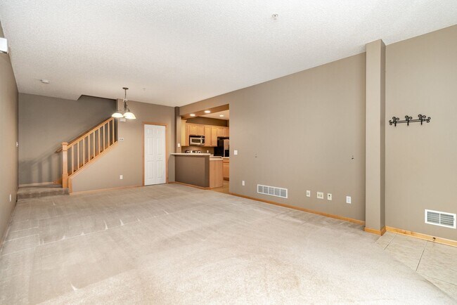 Building Photo - 2 Bed | 2 Bath in The Lakes of Blaine