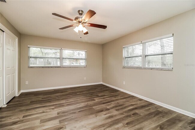 Building Photo - 701 Palm Springs Dr