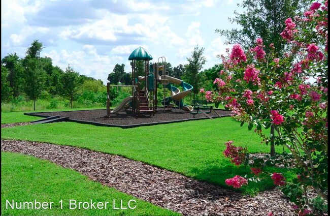 Building Photo - 5 br, 3 bath House - 14529 Driftwood Court