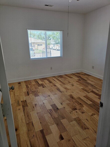 Building Photo - 464 2nd Ave