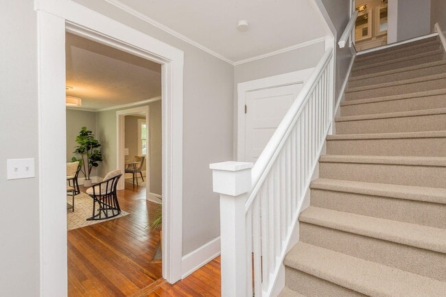 Building Photo - 3 Bedroom/1 Bath Townhouse - Kingsport, TN