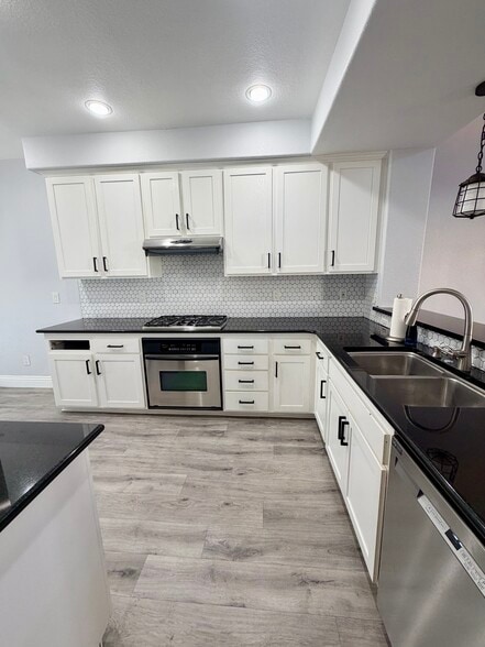 kitchen entrance - 4942 Haight Trl