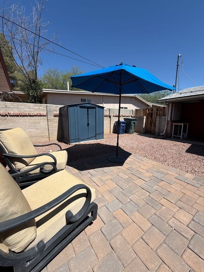 Building Photo - Charming Casita House with Private Outdoor Space! Close to U of A!