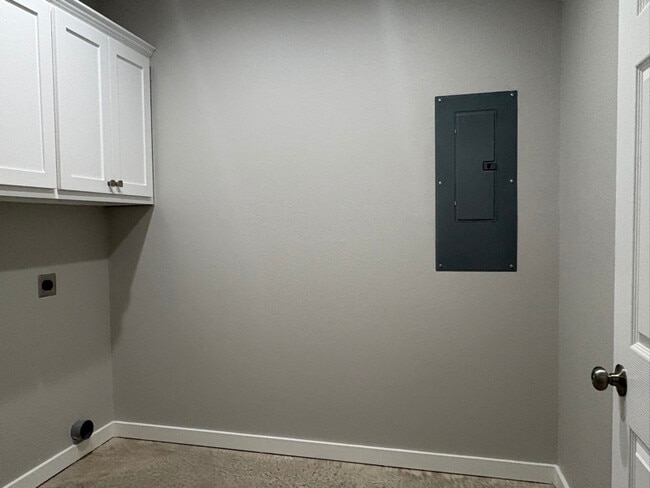 Building Photo - 408 S Gibson St