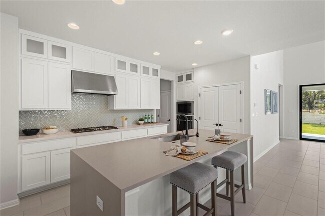 Building Photo - 1128 Villa Rialto View