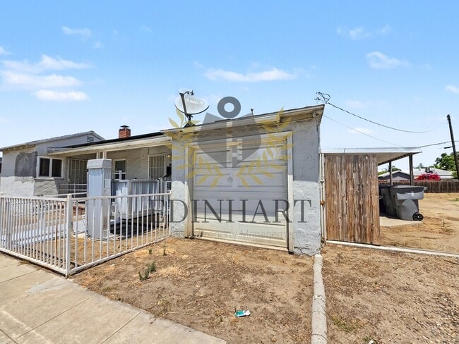 Building Photo - 3049 E McKinley Ave