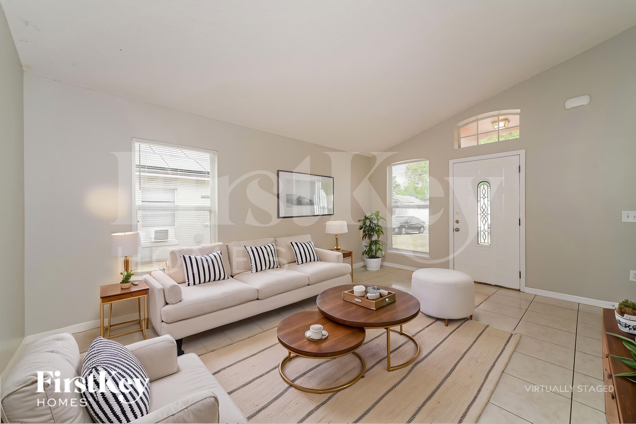 Building Photo - 440 Breezeway Dr