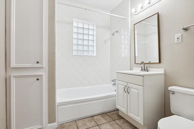 Building Photo - 3618 Garrott St