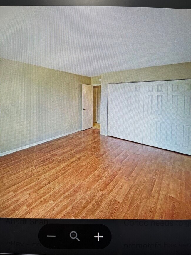 Building Photo - 225 S Rohlwing Rd