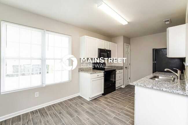 Building Photo - 3 Bedroom Pet-Friendly Home in Raleigh, NC with Main Street Renewal