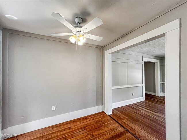 Building Photo - 2342 Stella St