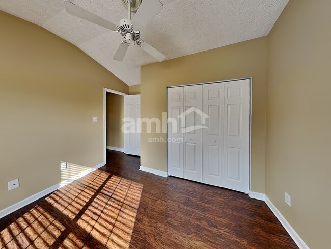 Building Photo - 7071 Hillcrest Chase Ln