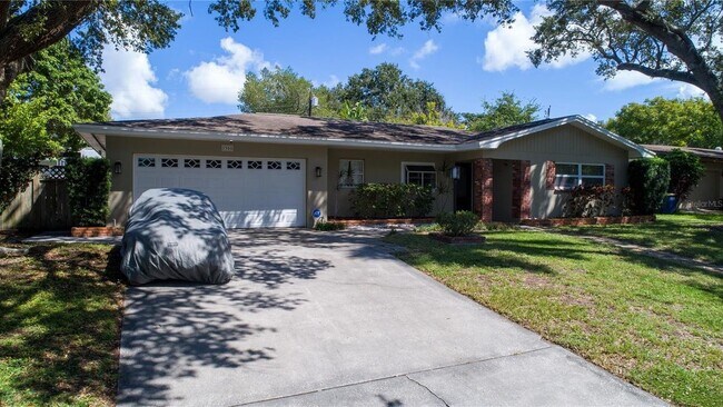 Building Photo - 1001 Brookside Dr