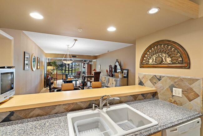 Building Photo - 701 Seafarer Cir