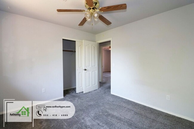 Building Photo - 727 Flower Ash Ln