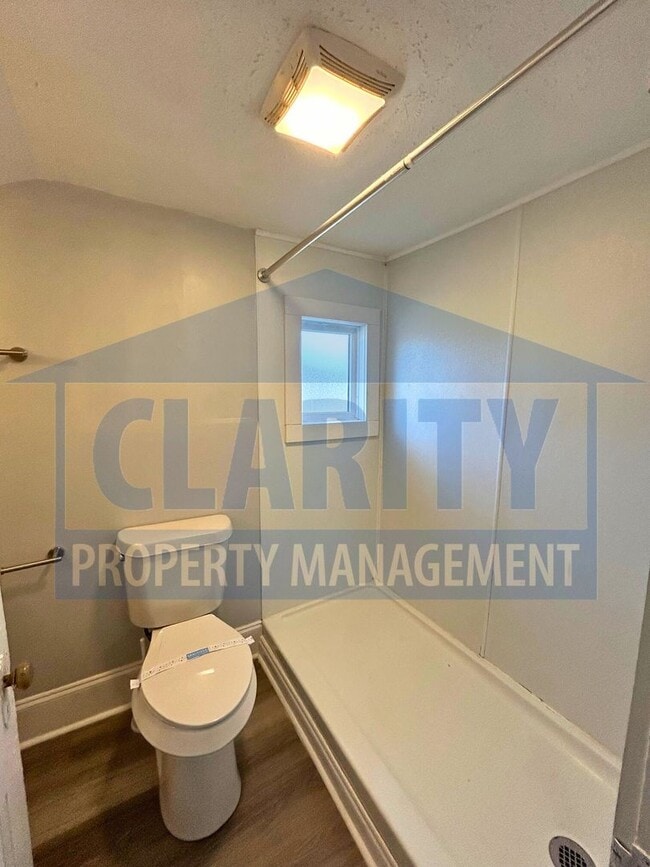 Building Photo - One bedroom apartment across from Lee University!