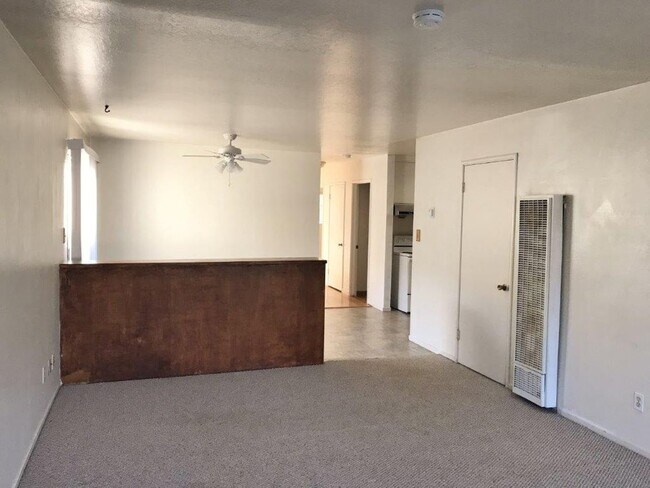 Building Photo - 3 Bedroom 1 Bath w/ 1 Car Garage and Yard - North Vacaville *STAR RENTALS