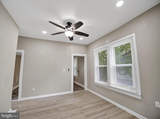 Building Photo - 6008 Addison Rd