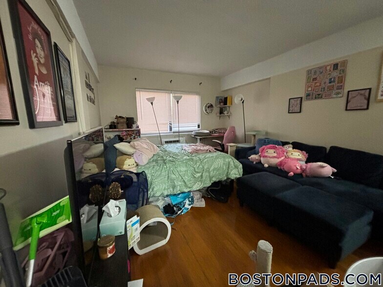 Building Photo - 1110 Commonwealth Ave