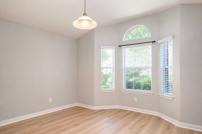 Building Photo - 3111 Myrtle Ranch Dr