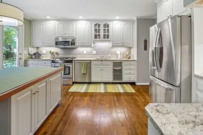 Building Photo - 6902 Tilden Ln