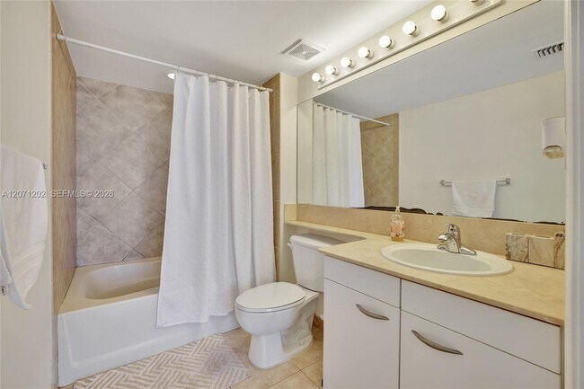 Building Photo - 2080 S Ocean Dr