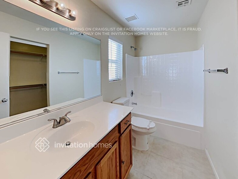 Building Photo - 34393 N Picket Post Dr