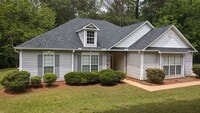 Building Photo - 105 Foxdale Dr