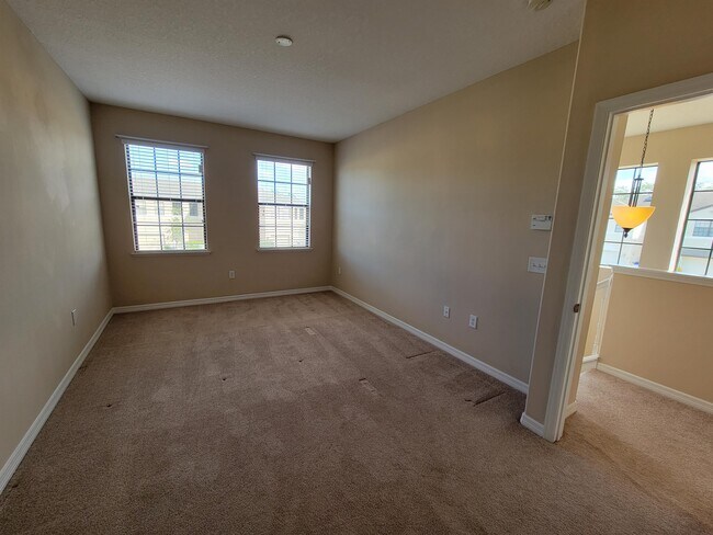 Building Photo - 2223 Seven Oaks Dr