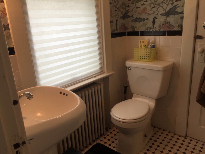 Building Photo - 1041 Taussig Place Northeast