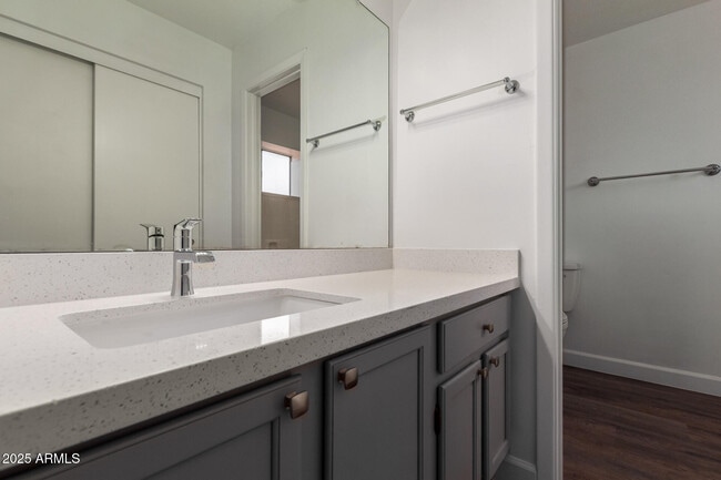 Building Photo - 1616 N Calle Cir