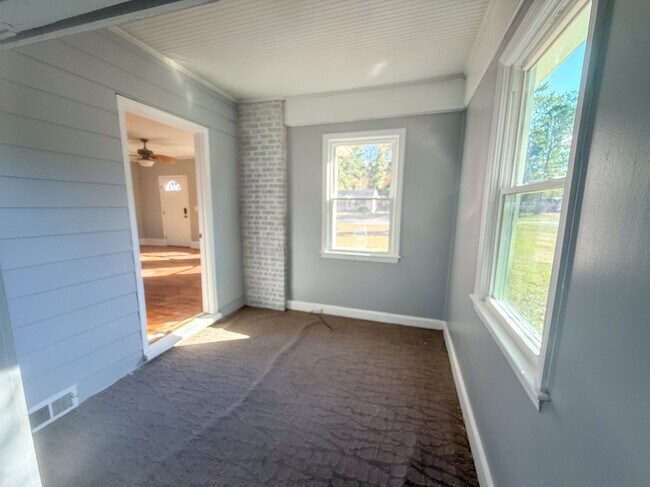 Building Photo - 451 E Charlotte Ave