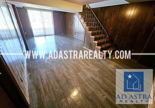 Building Photo - Spacious Duplex in Independence-Available ...