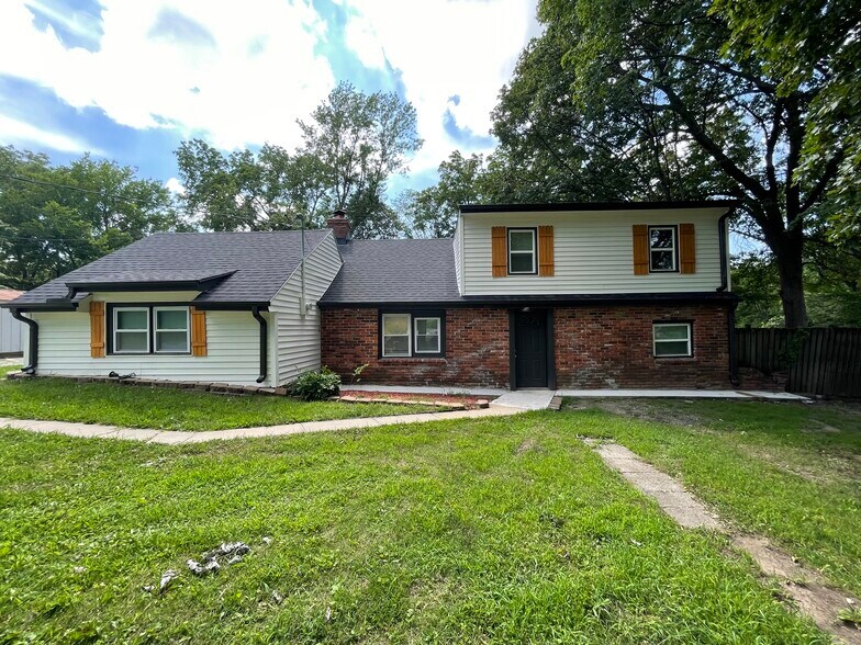 Building Photo - 7838 James a Reed Rd