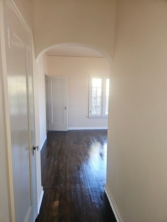 Building Photo - 1460 S Holt Ave