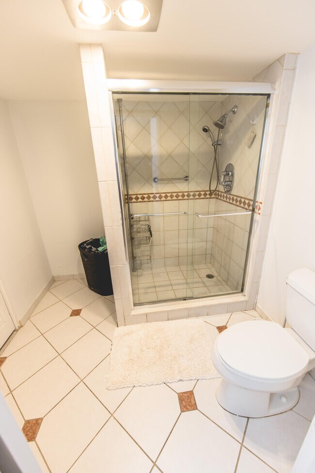 Building Photo - 501 SW 11th Pl