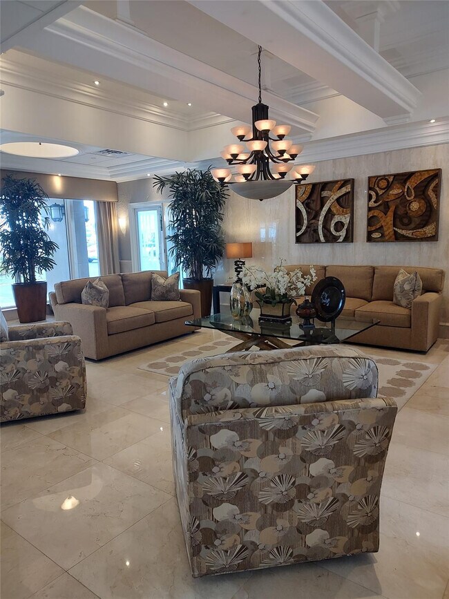 Building Photo - 1012 N Ocean Blvd