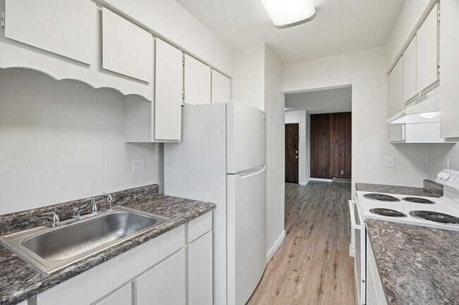 Building Photo - 3106 E 27th Ave