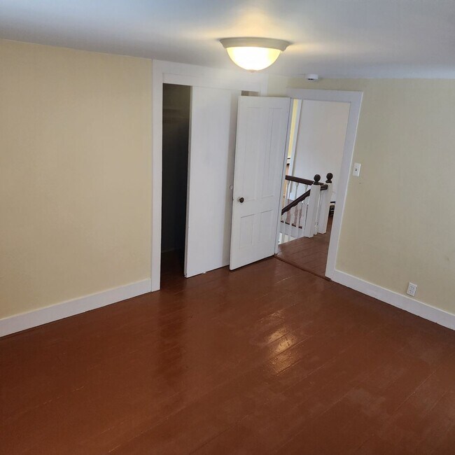 Building Photo - 4BR/1BA Home In East Haddam