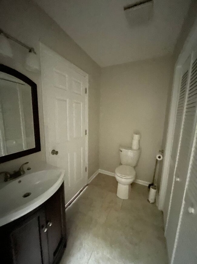 Building Photo - Duplex