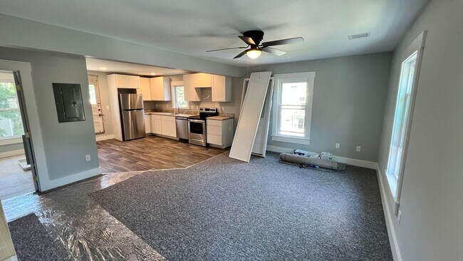 Building Photo - 24-28 Hill St