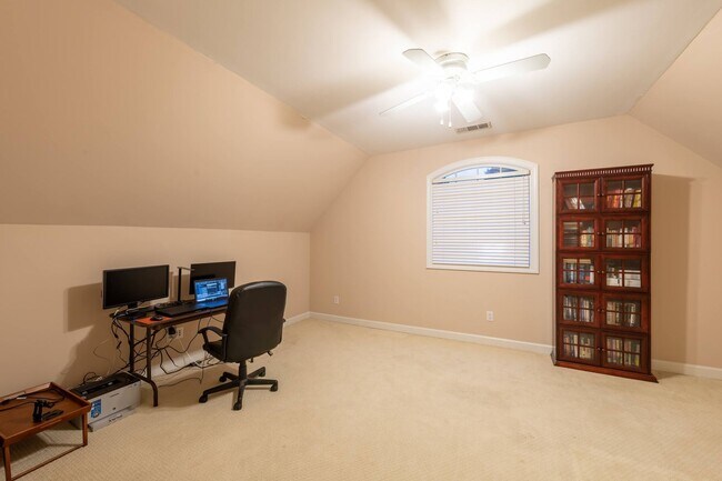 Building Photo - 4785 Waterhaven Bend