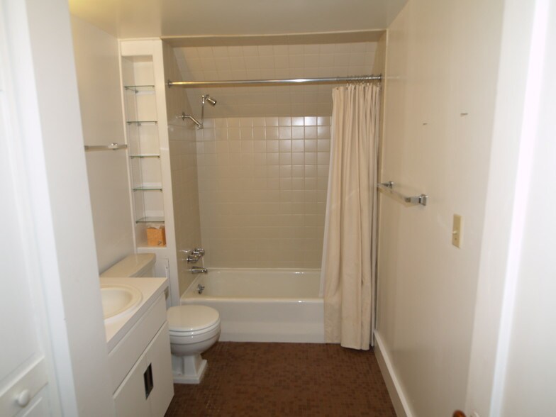 Bathroom with linen closet - 390 Linwood Ave