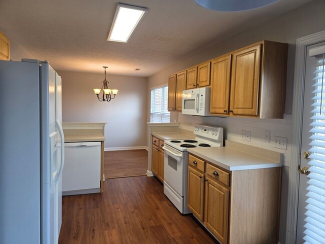 Building Photo - 3 Bed 2.5 Bath Nashville Opry Mills Area F...