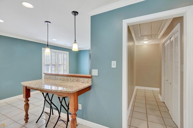 Building Photo - 240 Browns Hill Ct