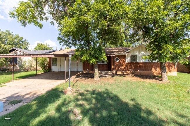 Primary Photo - 109 Wood Cir
