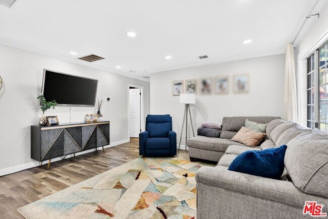 Building Photo - 6257 Bluebell Ave